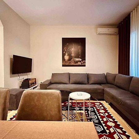 Zarlett House, Pazari Ri ,Villa With Garden,Parking Tirana Buitenkant foto