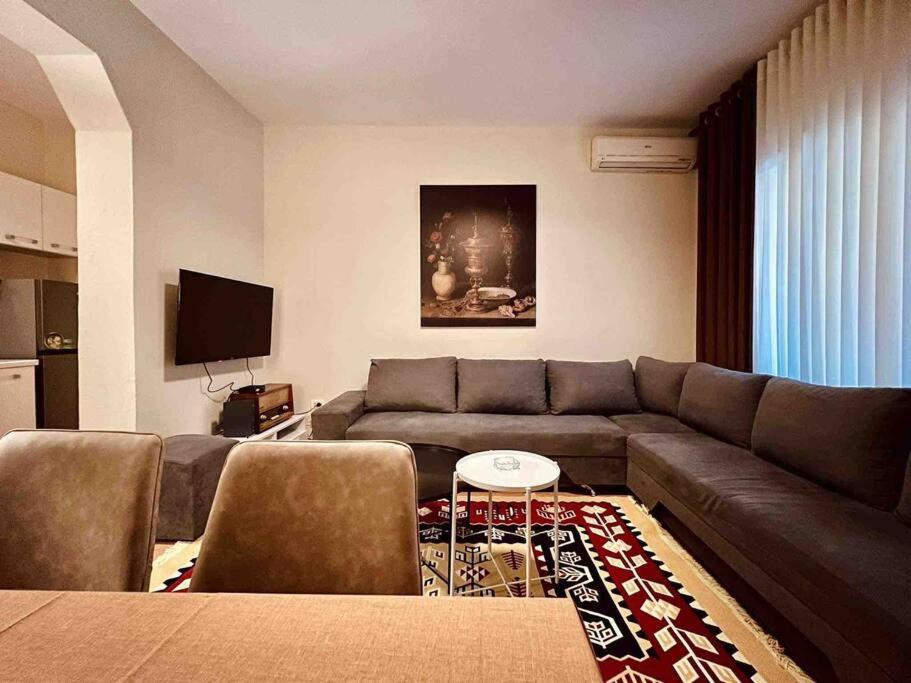 Zarlett House, Pazari Ri ,Villa With Garden,Parking Tirana Buitenkant foto